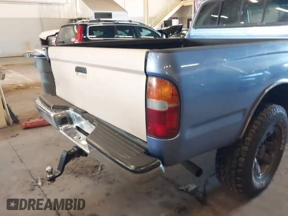 2000 Toyota Tacoma with VIN 4TAWM72N5YZ650056, listed as a IAAI auction lot 41680278 with 257,819 mi miles and . Bid and sale history available at DreamBid. Image 15.