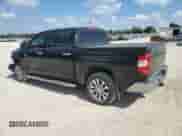 2017 Toyota Tundra Limited с VIN 5TFHW5F13HX618933, выставлен на аукционе Copart как лот 82384435 с пробегом 122 885 миль миль и Списание • Salvage title. История ставок и продаж доступна на DreamBid. Изображение 2.