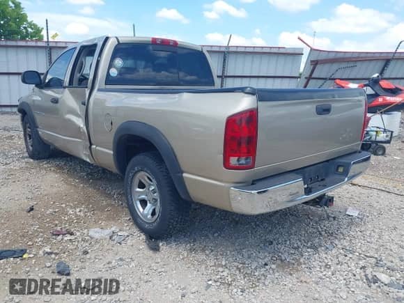 2004 Dodge 1500 SLT z VIN 1D7HA18D84S538006, wystawiony jako IAAI lot #42655534 z przebiegiem 307 972 mil mil oraz . Historia ofert i sprzedaży dostępna na DreamBid. Obrazek 3.