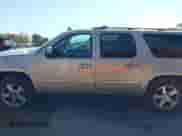 2009 Chevrolet Suburban LTZ z VIN 1GNFK363X9R189568, wystawiony jako IAAI lot #43251361 z przebiegiem 214 783 mil mil oraz . Historia ofert i sprzedaży dostępna na DreamBid. Obrazek 15.