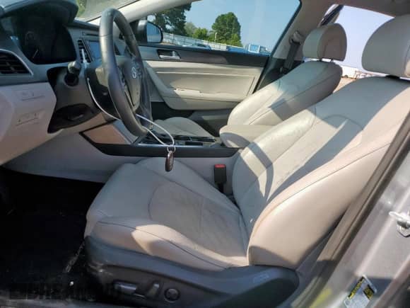 2015 Hyundai Sonata Sport z VIN 5NPE34AF9FH076822, wystawiony jako Copart lot #80957095 z przebiegiem 101 153 mil mil oraz Szkoda całkowita • Salvage title. Historia ofert i sprzedaży dostępna na DreamBid. Obrazek 7.