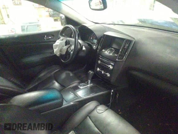 2012 Nissan Maxima SV z VIN 1N4AA5AP5CC818374, wystawiony jako IAAI lot #35309097 z przebiegiem Nie podano mil oraz . Historia ofert i sprzedaży dostępna na DreamBid. Obrazek 5.