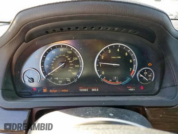 2011 BMW 7 Series 740Li with VIN WBAKB4C53BC574818, listed as a Copart auction lot 46913705 with 105,665 mi miles and Clean title. Bid and sale history available at DreamBid. Image 9.