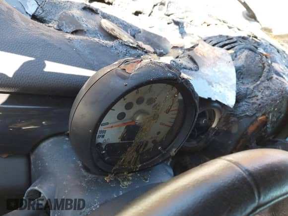 2011 MINI Hardtop with VIN WMWSU3C54BT094209, listed as a IAAI auction lot 43484435 with Not provided miles and . Bid and sale history available at DreamBid. Image 7.