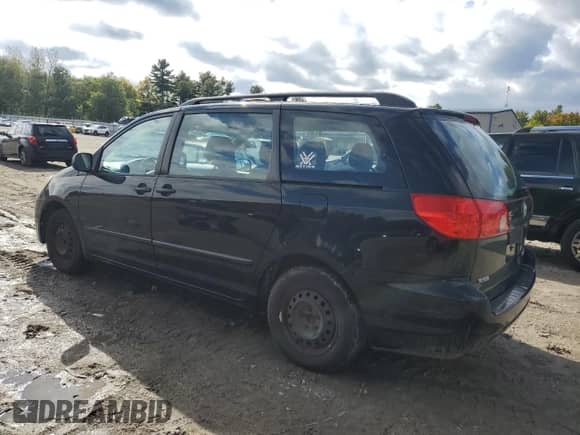 2010 Toyota Sienna CE z VIN 5TDKK4CC2AS305336, wystawiony jako Copart lot #86893375 z przebiegiem 225 105 mil mil oraz Czysty tytuł • Clean title. Historia ofert i sprzedaży dostępna na DreamBid. Obrazek 2.