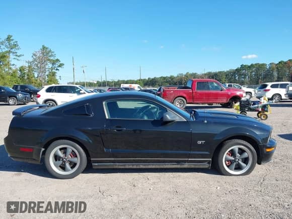 2007 Ford Mustang GT Deluxe с VIN 1ZVFT82H175320750, выставлен на аукционе IAAI как лот 43484852 с пробегом 104 474 миль миль и . История ставок и продаж доступна на DreamBid. Изображение 13.