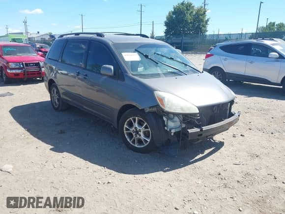 2005 Toyota Sienna XLE z VIN 5TDBA22C25S039637, wystawiony jako IAAI lot #43044955 z przebiegiem 326 923 mil mil oraz . Historia ofert i sprzedaży dostępna na DreamBid. Obrazek 1.