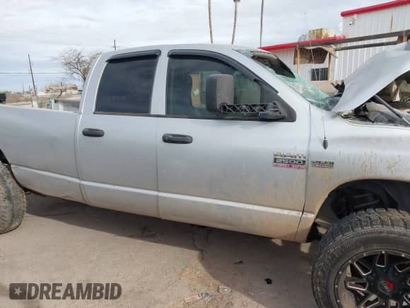 2007 Dodge RAM z VIN 3D3KS28DX7G828222, wystawiony jako IAAI lot #41562416 z przebiegiem Nie podano mil oraz . Historia ofert i sprzedaży dostępna na DreamBid. Obrazek 12.