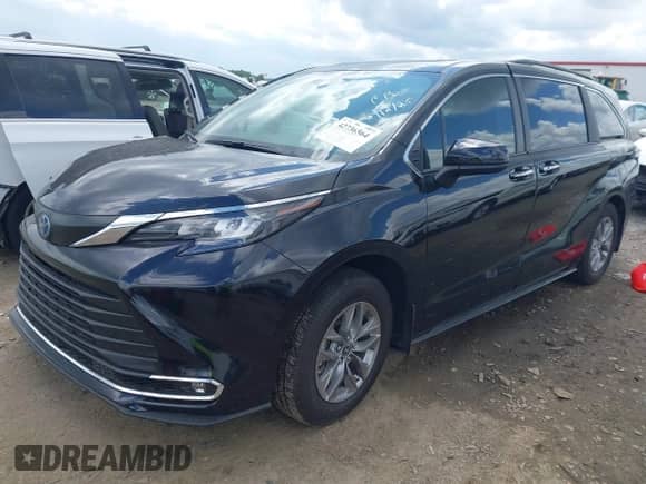 2024 Toyota Sienna XLE z VIN 5TDYRKEC1RS220734, wystawiony jako IAAI lot #42736564 z przebiegiem 10 109 mil mil oraz . Historia ofert i sprzedaży dostępna na DreamBid. Obrazek 2.