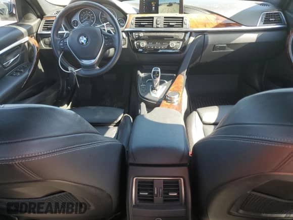 2018 BMW 3 Series 330i xDrive z VIN WBA8D9C54JEM32000, wystawiony jako Copart lot #85839215 z przebiegiem 60 653 mil mil oraz Szkoda całkowita • Salvage title. Historia ofert i sprzedaży dostępna na DreamBid. Obrazek 8.