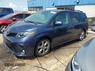 2018 Toyota Sienna SE Premium с VIN 5TDXZ3DC3JS942603, выставлен на аукционе Copart как лот 67608855 с пробегом 101 915 миль миль и Чистый • Clean title. История ставок и продаж доступна на DreamBid. Изображение 1.