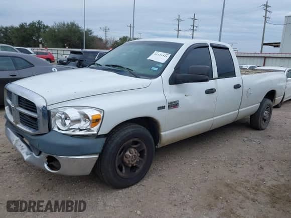 2008 Dodge 2500 ST z VIN 3D7KR28D18G214798, wystawiony jako IAAI lot #41231543 z przebiegiem 396 341 mil mil oraz . Historia ofert i sprzedaży dostępna na DreamBid. Obrazek 2.