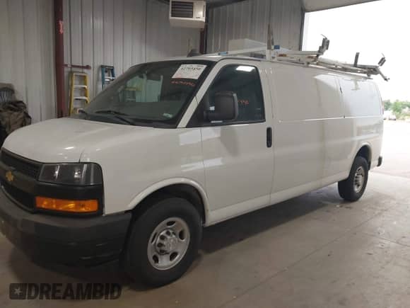 2018 Chevrolet Express Cargo z VIN 1GCWGBFGXJ1290152, wystawiony jako IAAI lot #42703450 z przebiegiem 99 066 mil mil oraz . Historia ofert i sprzedaży dostępna na DreamBid. Obrazek 17.