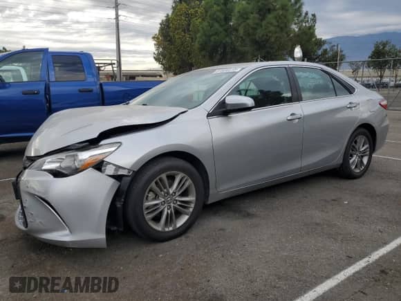 2015 Toyota Camry SE with VIN 4T1BF1FK0FU977058, listed as a Copart auction lot 81936515 with 40,453 mi miles and Salvage title. Bid and sale history available at DreamBid. Image 1.