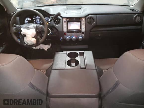 2019 Toyota Tundra SR с VIN 5TFUM5F19KX080802, выставлен на аукционе Copart как лот 87034514 с пробегом 54 911 миль миль и Списание • Salvage title. История ставок и продаж доступна на DreamBid. Изображение 8.