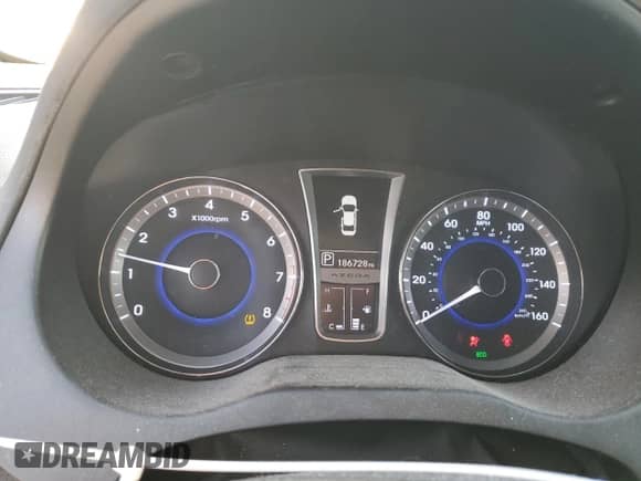 2014 Hyundai Azera с VIN KMHFG4JG7EA343510, выставлен на аукционе Copart как лот 86105724 с пробегом 186 728 миль миль и Чистый • Clean title. История ставок и продаж доступна на DreamBid. Изображение 9.