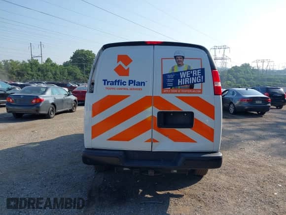 2017 Chevrolet Express Cargo с VIN 1GCWGAFF0H1342190, выставлен на аукционе IAAI как лот 42812013 с пробегом Не указан миль и . История ставок и продаж доступна на DreamBid. Изображение 17.