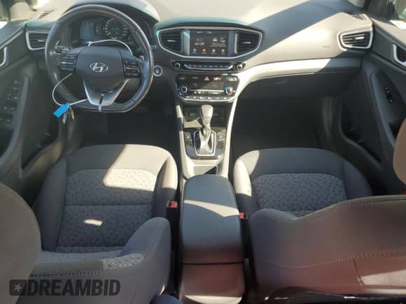 2018 Hyundai Ioniq SEL с VIN KMHC75LCXJU061146, выставлен на аукционе Copart как лот 90694685 с пробегом 145 196 миль миль и Чистый • Clean title. История ставок и продаж доступна на DreamBid. Изображение 8.