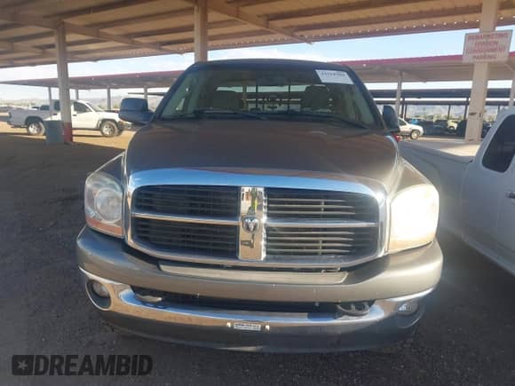 2006 Dodge 2500 ST z VIN 1D7KS28C86J132008, wystawiony jako IAAI lot #43518302 z przebiegiem 150 018 mil mil oraz . Historia ofert i sprzedaży dostępna na DreamBid. Obrazek 12.
