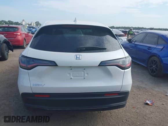 2025 Honda HR-V LX с VIN 3CZRZ1H31SM743505, выставлен на аукционе IAAI как лот 42721427 с пробегом 5 943 миль миль и . История ставок и продаж доступна на DreamBid. Изображение 16.