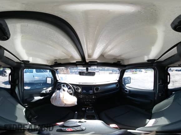 2021 Jeep Wrangler Unlimited Sahara z VIN 1C4HJXEN3MW525716, wystawiony jako IAAI lot #42974390 z przebiegiem 87 931 mil mil oraz . Historia ofert i sprzedaży dostępna na DreamBid. Obrazek 19.