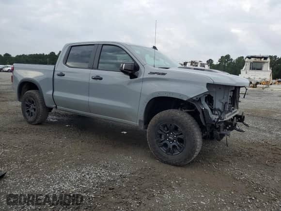 2025 Chevrolet Silverado 1500 z VIN 3GCUKHE80SG133333, wystawiony jako Copart lot #66640915 z przebiegiem 13 203 mil mil oraz Szkoda całkowita • Salvage title. Historia ofert i sprzedaży dostępna na DreamBid. Obrazek 4.