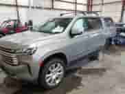 2023 Chevrolet Suburban High Country z VIN 1GNSKGKL2PR537744, wystawiony jako IAAI lot #42598837 z przebiegiem 12 934 mil mil oraz . Historia ofert i sprzedaży dostępna na DreamBid. Obrazek 2.