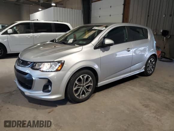 2019 Chevrolet Sonic LT z VIN 1G1JD6SB6K4112378, wystawiony jako Copart lot #67799385 z przebiegiem 28 548 mil mil oraz Szkoda całkowita • Salvage title. Historia ofert i sprzedaży dostępna na DreamBid. Obrazek 1.