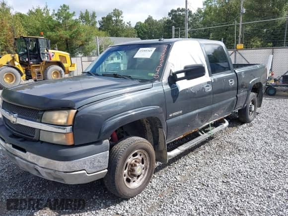 2005 Chevrolet Silverado 1500HD LS с VIN 1GCGK13U85F843588, выставлен на аукционе IAAI как лот 43285345 с пробегом 254 654 миль миль и . История ставок и продаж доступна на DreamBid. Изображение 6.