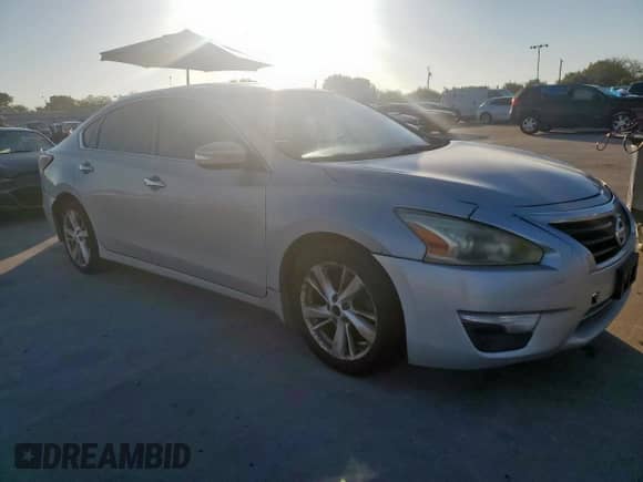 2015 Nissan Altima SL with VIN 1N4AL3AP3FN338289, listed as a Copart auction lot 82286675 with 209,538 mi miles and Clean title. Bid and sale history available at DreamBid. Image 4.