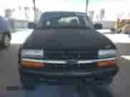1998 Chevrolet S-10 LS with VIN 1GCCT19W2W8103853, listed as a Copart auction lot 43801065 with 181,930 mi miles and Salvage title. Bid and sale history available at DreamBid. Image 5.