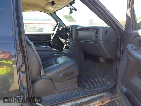 2005 Chevrolet Silverado 1500HD LS с VIN 1GCGK13U75F943195, выставлен на аукционе IAAI как лот 43498069 с пробегом 180 678 миль миль и . История ставок и продаж доступна на DreamBid. Изображение 5.