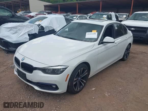 2018 BMW 3 Series 330i с VIN WBA8B9G58JNU57515, выставлен на аукционе IAAI как лот 42453499 с пробегом 121 301 миль миль и . История ставок и продаж доступна на DreamBid. Изображение 2.