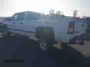 2002 Chevrolet Silverado 2500HD LT z VIN 1GCHC23GX2F183731, wystawiony jako IAAI lot #41020124 z przebiegiem 137 238 mil mil oraz . Historia ofert i sprzedaży dostępna na DreamBid. Obrazek 3.