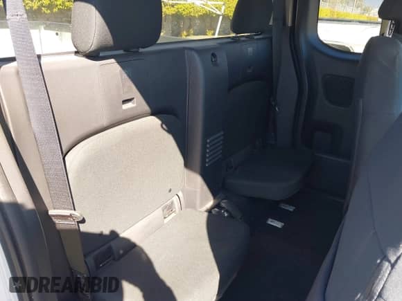 2024 Nissan Frontier S z VIN 1N6ED1CL3RN633594, wystawiony jako IAAI lot #41743400 z przebiegiem 23 166 mil mil oraz . Historia ofert i sprzedaży dostępna na DreamBid. Obrazek 8.