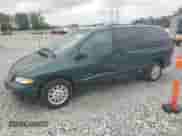 1998 Dodge Caravan SE with VIN 1B4GP44L1WB763340, listed as a Copart auction lot 69555775 with 157,001 mi miles and Salvage title. Bid and sale history available at DreamBid. Image 1.