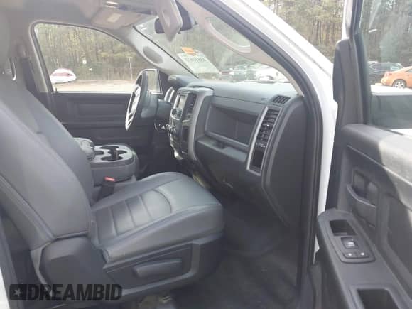 2016 Ram 1500 Express z VIN 1C6RR6FG9GS339706, wystawiony jako IAAI lot #43531673 z przebiegiem 201 358 mil mil oraz . Historia ofert i sprzedaży dostępna na DreamBid. Obrazek 5.