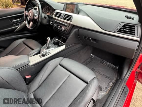 2014 BMW 3 Series 320i с VIN WBA3B1C56EK130782, выставлен на аукционе Copart как лот 90552225 с пробегом 135 514 миль миль и Чистый • Clean title. История ставок и продаж доступна на DreamBid. Изображение 5.