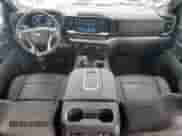 2022 Chevrolet Silverado 1500 LTZ z VIN 1GCUDGEDXNZ568771, wystawiony jako Copart lot #45108265 z przebiegiem 20 679 mil mil oraz Szkoda całkowita • Salvage title. Historia ofert i sprzedaży dostępna na DreamBid. Obrazek 8.