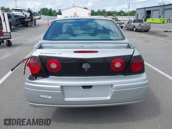 2004 Chevrolet Impala LS with VIN 2G1WH52K449252935, listed as a IAAI auction lot 42776265 with 176,789 mi miles and . Bid and sale history available at DreamBid. Image 16.