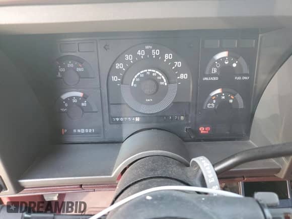 1989 GMC Sierra 1500 with VIN 1GTDC14H6KE537928, listed as a Copart auction lot 58233914 with 90,754 mi miles and Salvage title. Bid and sale history available at DreamBid. Image 9.