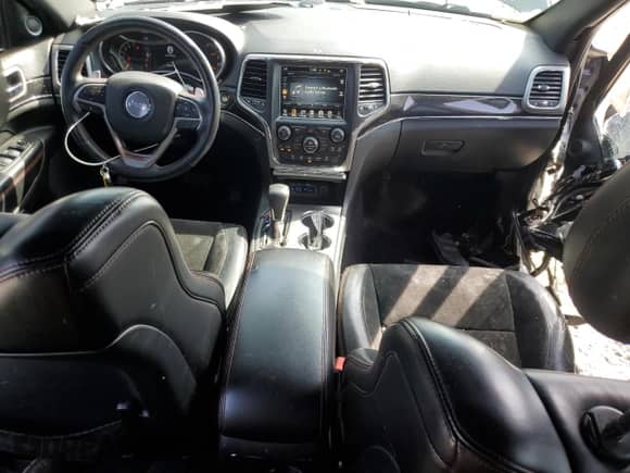 2017 Jeep Grand Cherokee Trailhawk z VIN 1C4RJFLG9HC900194, wystawiony jako Copart lot #81602365 z przebiegiem 105 693 mil mil oraz Szkoda całkowita • Salvage title. Historia ofert i sprzedaży dostępna na DreamBid. Obrazek 8.