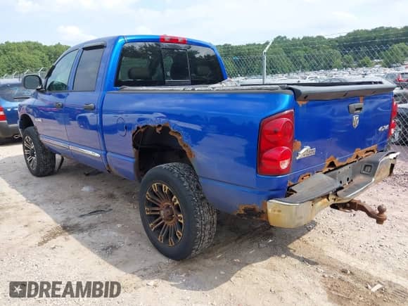 2008 Dodge 1500 SLT with VIN 1D7HU18288J202227, listed as a IAAI auction lot 42919256 with 331,848 mi miles and . Bid and sale history available at DreamBid. Image 3.