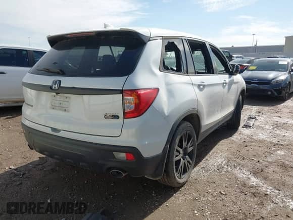 2021 Honda Passport Sport z VIN 5FNYF7H25MB000793, wystawiony jako IAAI lot #41350844 z przebiegiem 54 958 mil mil oraz . Historia ofert i sprzedaży dostępna na DreamBid. Obrazek 4.
