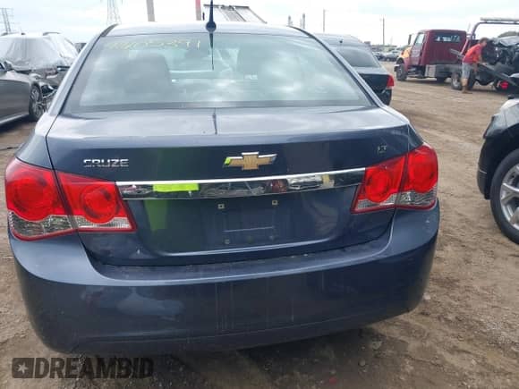 2013 Chevrolet Cruze 1LT с VIN 1G1PC5SB8D7151742, выставлен на аукционе IAAI как лот 43105391 с пробегом 216 152 миль миль и . История ставок и продаж доступна на DreamBid. Изображение 17.