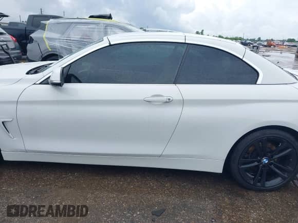 2017 BMW 4 Series 430i z VIN WBA4U7C52H5H19190, wystawiony jako IAAI lot #42086394 z przebiegiem 202 020 mil mil oraz . Historia ofert i sprzedaży dostępna na DreamBid. Obrazek 14.