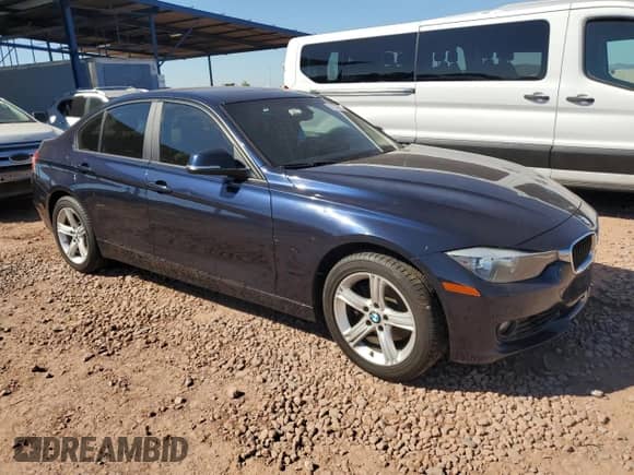 2015 BMW 3 Series 328i xDrive с VIN WBA3B5C5XFF962949, выставлен на аукционе Copart как лот 82123915 с пробегом 116 240 миль миль и Списание • Salvage title. История ставок и продаж доступна на DreamBid. Изображение 4.