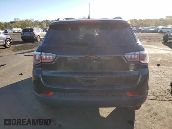 2020 Jeep Compass Altitude с VIN 3C4NJDBB5LT168555, выставлен на аукционе Copart как лот 85564695 с пробегом 82 629 миль миль и Списание • Salvage title. История ставок и продаж доступна на DreamBid. Изображение 6.