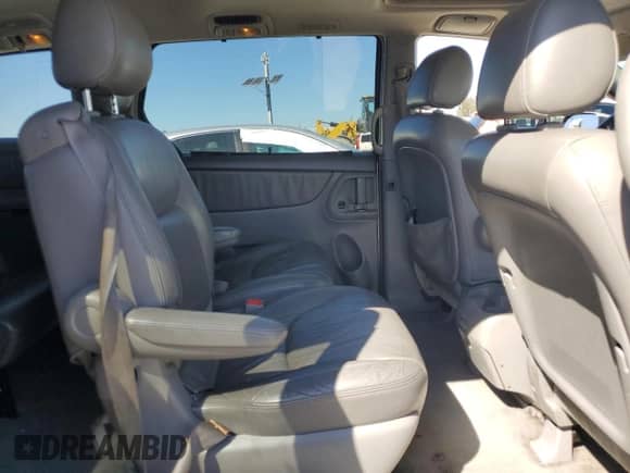 2004 Toyota Sienna XLE z VIN 5TDZA22C54S115784, wystawiony jako Copart lot #82240335 z przebiegiem 277 943 mil mil oraz Szkoda całkowita • Salvage title. Historia ofert i sprzedaży dostępna na DreamBid. Obrazek 11.