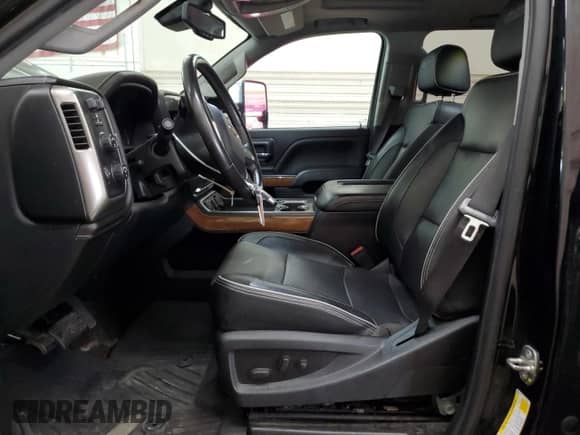 2018 Chevrolet Silverado 2500HD High Country с VIN 1GC1KXEY0JF157645, выставлен на аукционе Copart как лот 68149185 с пробегом 124 791 миль миль и Списание • Salvage title. История ставок и продаж доступна на DreamBid. Изображение 7.